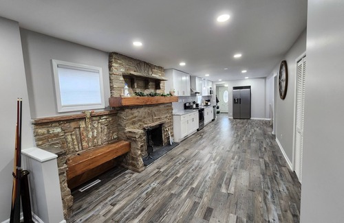 McHenry Casa | Waterfront River Getaway