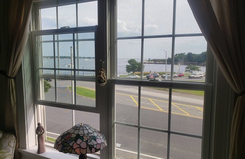 Gloucester Condominio | WATERFRONT- River & Harbors views, Walking Distance to Downtown, Beaches & Park