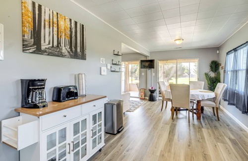 Rock Point Casa | Waterfront Rock Point Vacation Rental w/ Sunroom!