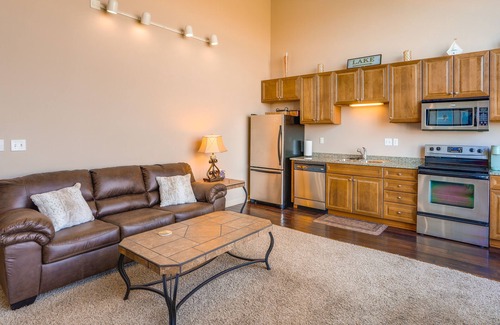 Sandusky Condominio | Waterfront Sandusky Vacation Rental: Downtown!