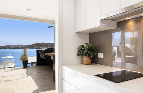 Blackwall Apartamento | Waterfront Studio by HolidayCo.