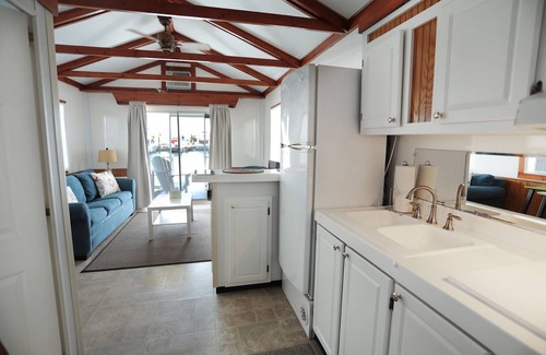 Tavernier Alquiler De Eote | Vista del atardecer frente al mar en el Aqua Villa Conch Shell @ Mangrove Resort LLC