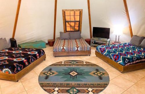 Seguin Casa | Waterfront Teepee 3 Jumping Fish