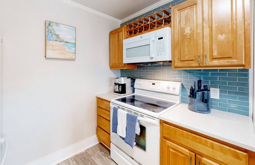 Perdido Key Coves One Casa | Waterfront townhome with tennis courts, boat dock, & washer/dryer