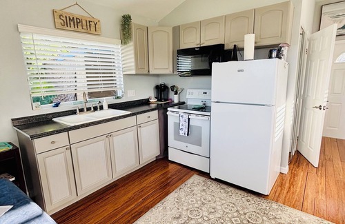 Nokomis Cabaña | Waterfront Venice Nokomis FL Bay view Private Guest suite/house pet friendly
