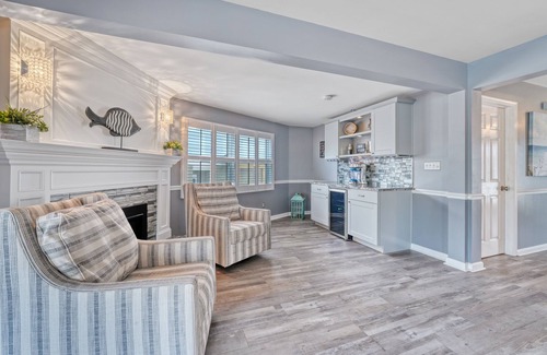 Beach Haven West Casa | Waterfront w/dock & hot tub, bring your boat/jet ski-5 minutes from beach-LBI!!!