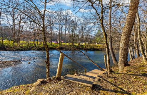 Townsend Casa | Waters Edge Cabin