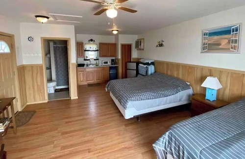 Pulaski Apartamento | Waters edge cabin, with marina view