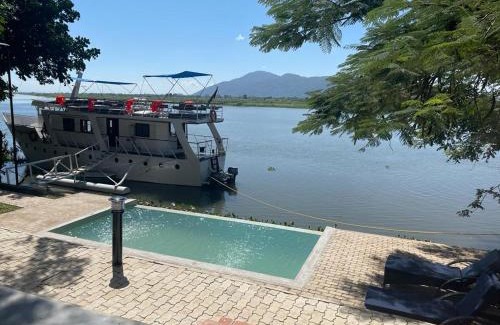 Liwonde Hotel | Waters Edge Liwonde