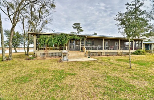 Belhaven Casa | Waterside Belhaven House and Cottage with Porch and Dock