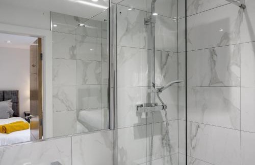 Rastrick Casa | Waterside Lodge One - Uk33351