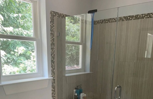 Knoxville Casa | WATERVIEW HOME ON TOP OF A MOUNTAIN 1 Hr From DC