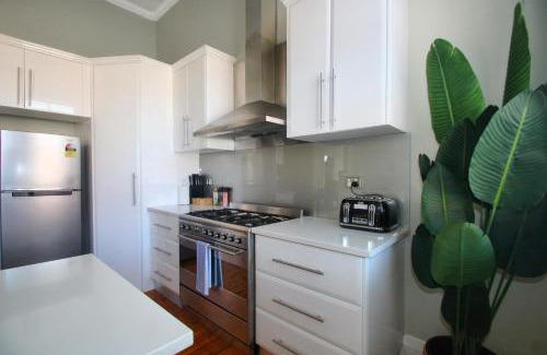 Wagga Wagga Apartamento | Waterviews - Hidden Gem in CBD - Sleeps 10