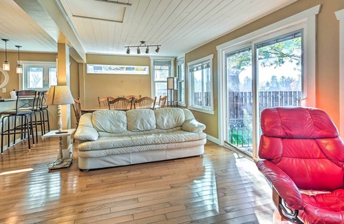 King Cabaña | Waupaca Lake Cottage w/ Fire Pit & Boat Dock