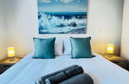 Redhill Apartamento | Wavescapes Surfers Lookout Stay