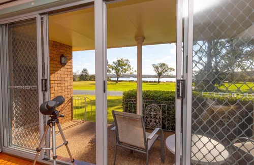 Hawks Nest Casa | Wayila - Riverfront - Pet Friendly