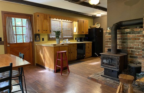 Waynesville Cabina | Waynesville Cabin - Close to Downtown & Smokies!