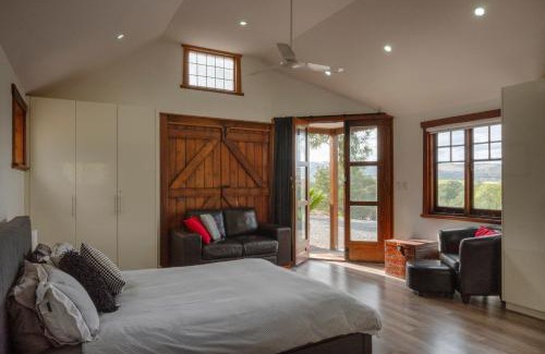 McLaren Flat Casa | WayWood Wines Your Vineyard Getaway