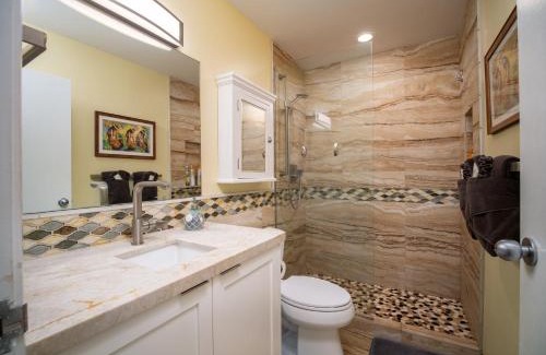 Kihei Apartamento | WBH D227 Aloha Lai - Breathtaking Ocean Views