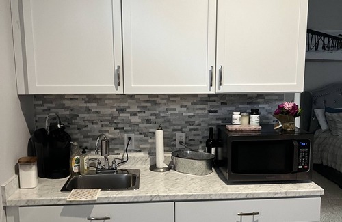 Charleston Apartamento | We are 4.8 driving miles from Shipyard Park.