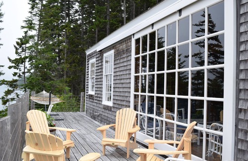 Seal Cove Cabaña | La vieja escuela nunca se vio tan bien!