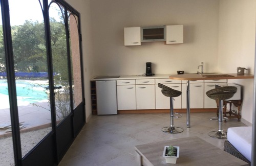 Aurons Casa | Le daremos la bienvenida en un pueblo típico en el corazón de la Provenza