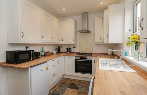 Cam Cabaña | WEAVERS COTTAGE, family friendly, with a garden in Cam, Dursley