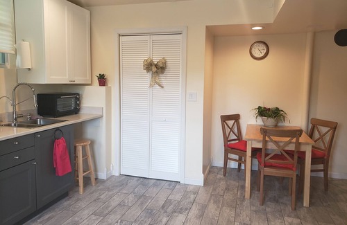 Weaverville Apartamento | Weaverville-King Bed,Walk to Downtown and the Lake