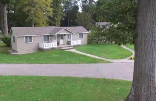 Whitehall Cabina | Waterfront Lake Michigan 40-350 huéspedes, gran piscina de estilo resort de cabina