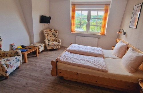 Lieser Casa | Weinhaus Stettler