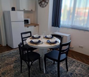 Carei Apartamento | Weisz Apartment-City Center-Free Private Parking,Wifi,Air conditioner