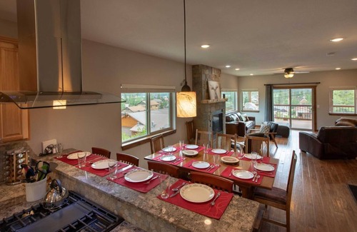 Grand Lake Cabina | Welcome Snowmobilers! 1 Block to Downtown 5BR Sleeps16 Sauna Theater/Game Room