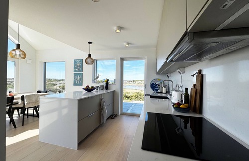 Vastra Frolunda Casa | Welcome to a charming holiday home in Västra Frölunda |SE08083