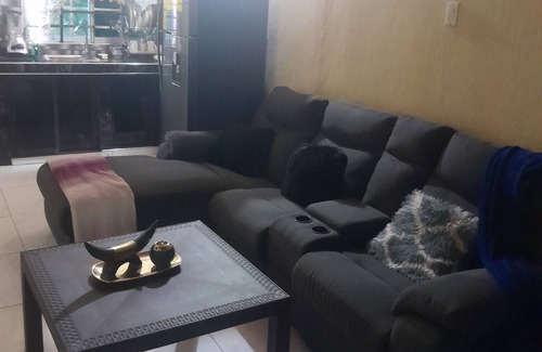 Portmore Apartamento | Welcome to Bobby's Vacational Home an oasis away from home.