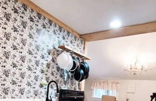 Port Leyden Cabaña | Welcome to Brickfront Cottage!