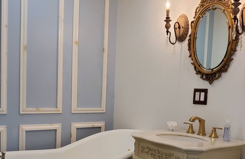 Port Leyden Cabaña | Welcome to Brickfront Cottage!