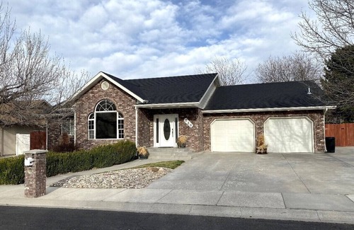 Twin Falls Casa | Welcome to Buckingham House. Entire 3 Bedroom Home