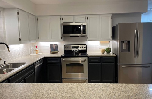 Apache Shores Casa | WELCOME TO CASA-LOLA A 4-bedroom house in Austin with WiFi, AC. Relax and unwind