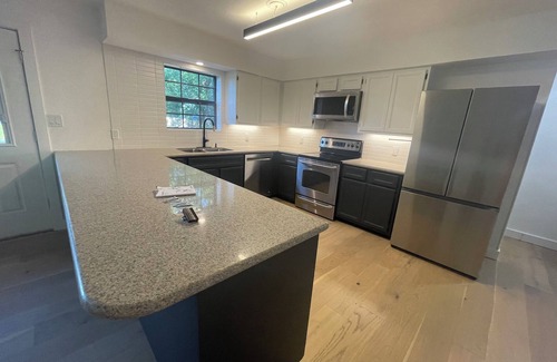 Apache Shores Casa | WELCOME TO CASA-LOLA A 4-bedroom house in Austin with WiFi, AC. Relax and unwind