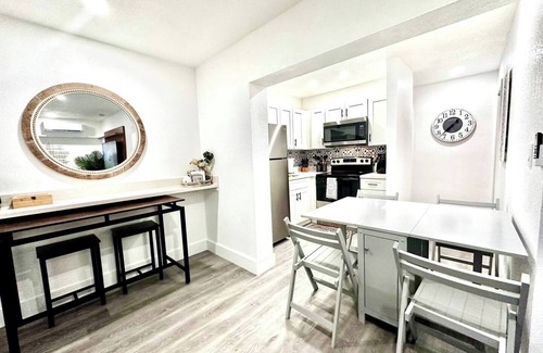 Edgewood Apartamento | Bienvenidos a casa Bethel! Recién remodelada y estratégicamente ubicada.