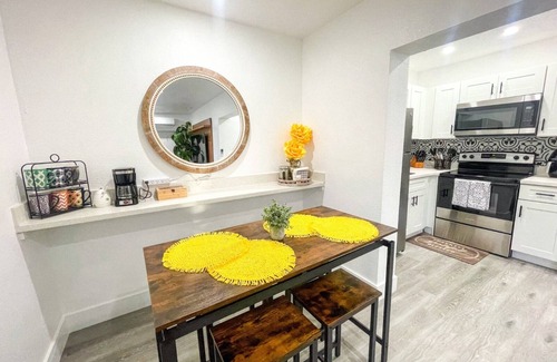 Edgewood Apartamento | Bienvenidos a casa Bethel! Recién remodelada y estratégicamente ubicada.