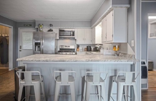 Laneville Cabina | Welcome to Catfish Cabin!
