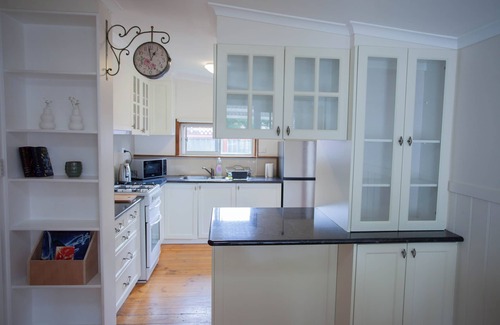 Redan Casa | Welcome to Cosy Cottage – your peaceful 2-bedroom home in the heart of Ballarat