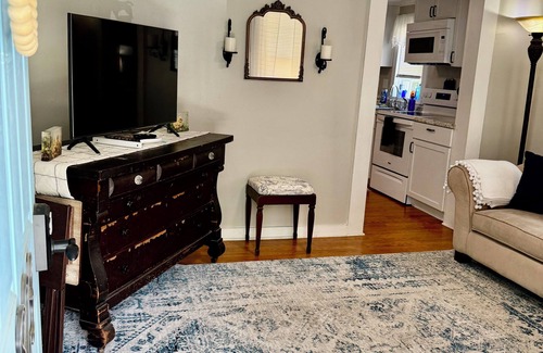 Prattville Casa | Welcome to Granny's house. Pet friendly!
