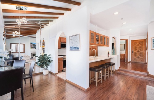 Avalon Condominio | Welcome to Haven: a Premium Hamilton Cove Getaway! Only 21 Steps + Golf Cart