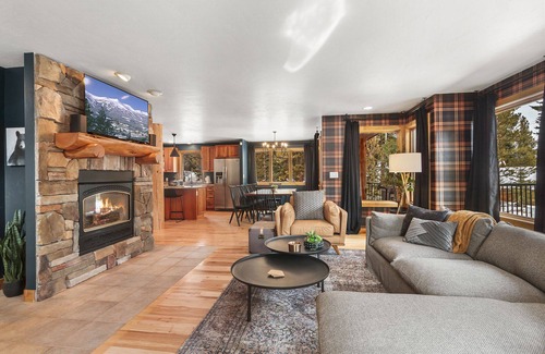 Breckenridge Casa | Welcome to Kindred Luxury Chalet in Breckenridge Hot Tub Pets Full Redesign
