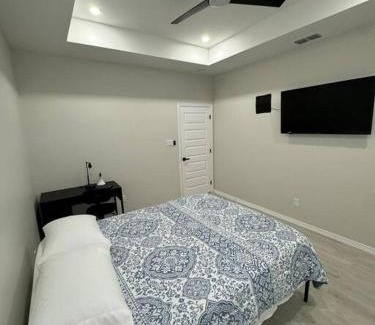 Brownsville Apartamento | Welcome to Launchpad Living!