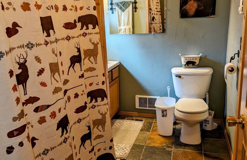 Rexford Cabina | Welcome to Maggie's Cabin-Rexford home sleeps 7 with boat rental also available