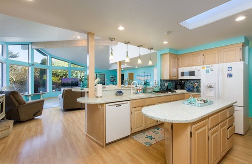 McKinleyville Casa | Welcome to Mermaid Cove: Your Luxurious Oceanfront Retreat