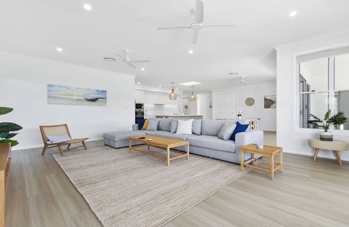 Banksia Beach Casa | Welcome to Osprey Oasis